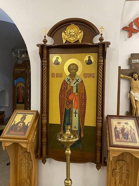 арт. 332, Святитель Николай Чудотворец (в киоте)